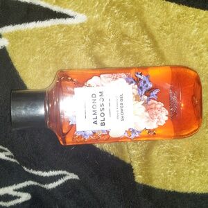 Almond Blossom Bath & Body Works Shower Gel